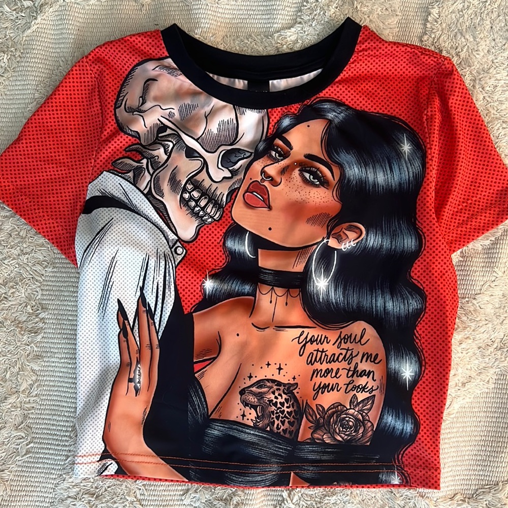 Graphic T